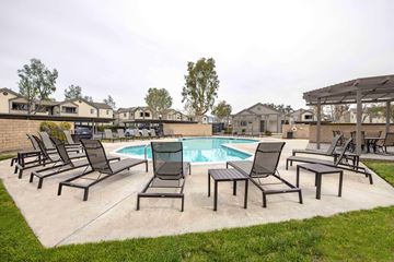 Hemet apartment for rent - Shadow Canyon
