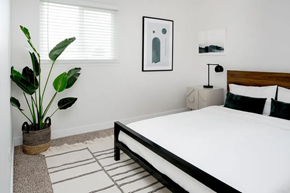 Inglewood apartment for rent - Master bedroom with window and blinds