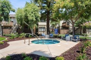 Manteca apartment for rent - The spa at the pool area.