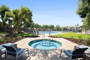 Manteca apartment for rent - The spa at the pool area.