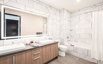 Stylish en-suite master baths