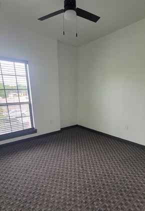 Denton apartment for rent - Carpeted room at The Talon, Denton, Texas