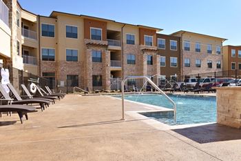 The swimming pool at the residence inn