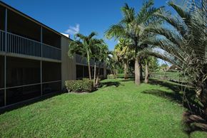 Deerfield Beach apartment for rent - Exterior 8th Fairway Apartments