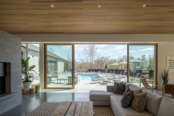 Fireplace lounge