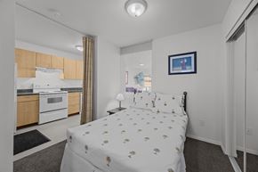 Missoula apartment for rent - A bedroom with a bed at Great Northern, Montana, 59808
