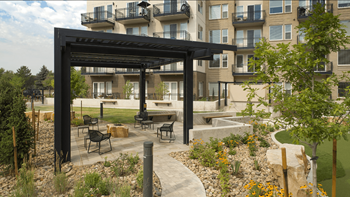 Outdoor fire pit 