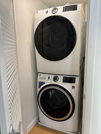 Stacked washer dryer