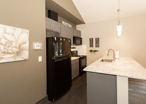 Portland apartment for rent - clubhouse kitchen  at Clackamas Trails Apartments, OR 97222