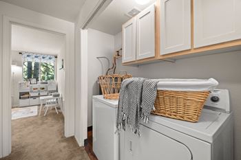 2X1 821 sq. Ft.