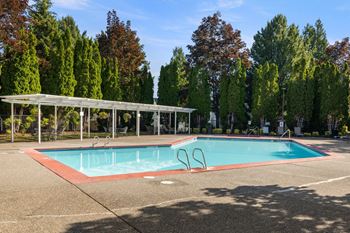 Seasonal swimming pool