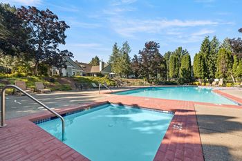 Seasonal swimming pool