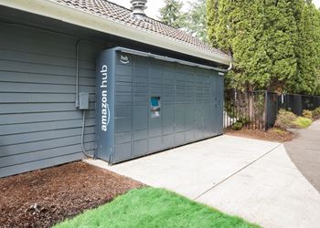 24 Hour self serve package lockers