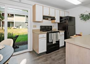 Clackamas apartment for rent - Model kitchen at Crown Court Apartments, Clackamas, OR