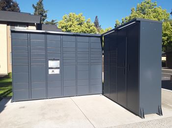 Delta pointe 24 hour package lockers