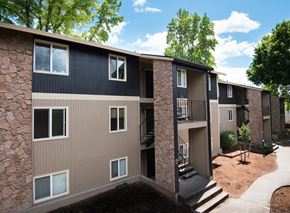 Portland apartment for rent - Garden Glen Building Entries