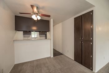 2X2 859 sq. Ft.