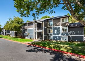 Portland apartment for rent - Exterior Landscape at Shadow Hills, Portland, 97219