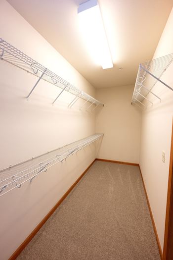 Oversized & walk-in closets
