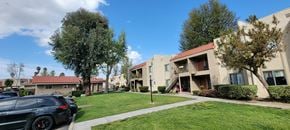 Lake Elsinore apartment for rent - Well cared for and mature landscaping at Sierra Vista Apartment Homes in Lake Elsinore, California.