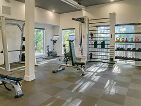 Redmond apartment for rent - Fitness Center with machines and weights