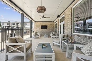 Outdoor resident lounge