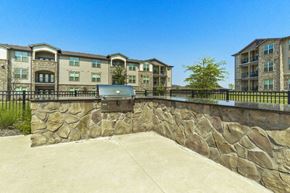 Dallas apartment for rent - EagleCrossing_BBQ