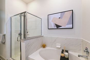 Soaking tub*