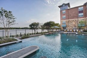 Farmers Branch apartment for rent - LakesideLofts_Pool