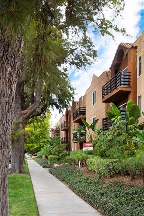 Sherman Oaks apartment for rent - Walkway at Fulton Gardens Apartments, Sherman Oaks, California