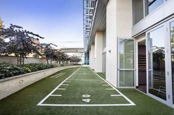 Physique fitness club with a 40-yard dash