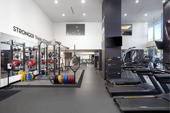 Physique fitness club with a 40-yard dash