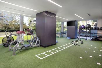 Physique fitness club with a 40-yard dash