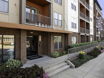 Nashville apartment for rent - The image shows a building with the name "LEASN" on it.