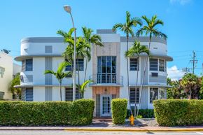 Miami Beach apartment for rent - Leasing office to one of the many Helios buildings - Helios Apartments Miami Beach