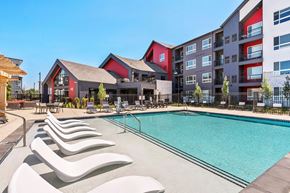 Beaverton apartment for rent - Arazo resort-style pool