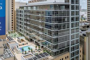 Dallas apartment for rent - Main 3 Downtown Aerial exterior and terrace with pool