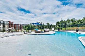 Urban green - resort-style outdoor pool