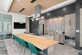 Petaluma apartment for rent - Functional hosting kitchen in clubhouse - La Via Apartments