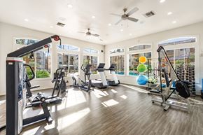 Phoenix apartment for rent - 24-hour fitness center - Sonterra Apartments at Paradise Valley