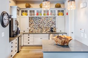 Mount Pleasant apartment for rent - Windward Long Point Apartments - Resident coffee bar area