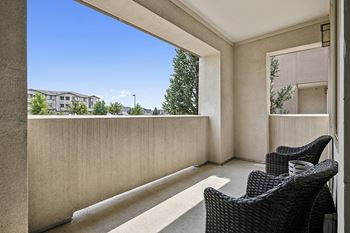 Private balcony/patio