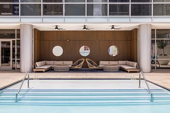 9Th-floor sky lounge