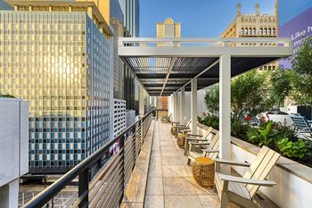 9Th-floor sky lounge