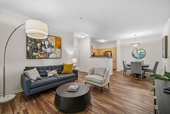 Nine-foot ceilings with crown molding