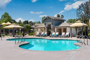 Anaheim apartment for rent - The Cascades Apartments pool