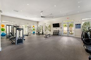 Tomball apartment for rent - State-of-the-art fitness center - Everlee