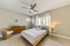 Miami Beach apartment for rent - Wood-style flooring in bedrooms in select units - Helios Apartments Miami Beach