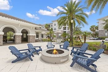 Fire pit lounge