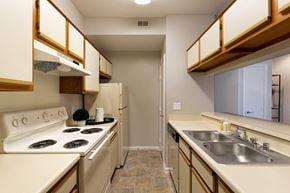 Louisville apartment for rent - East Chase Apartments refrigerators with icemakers